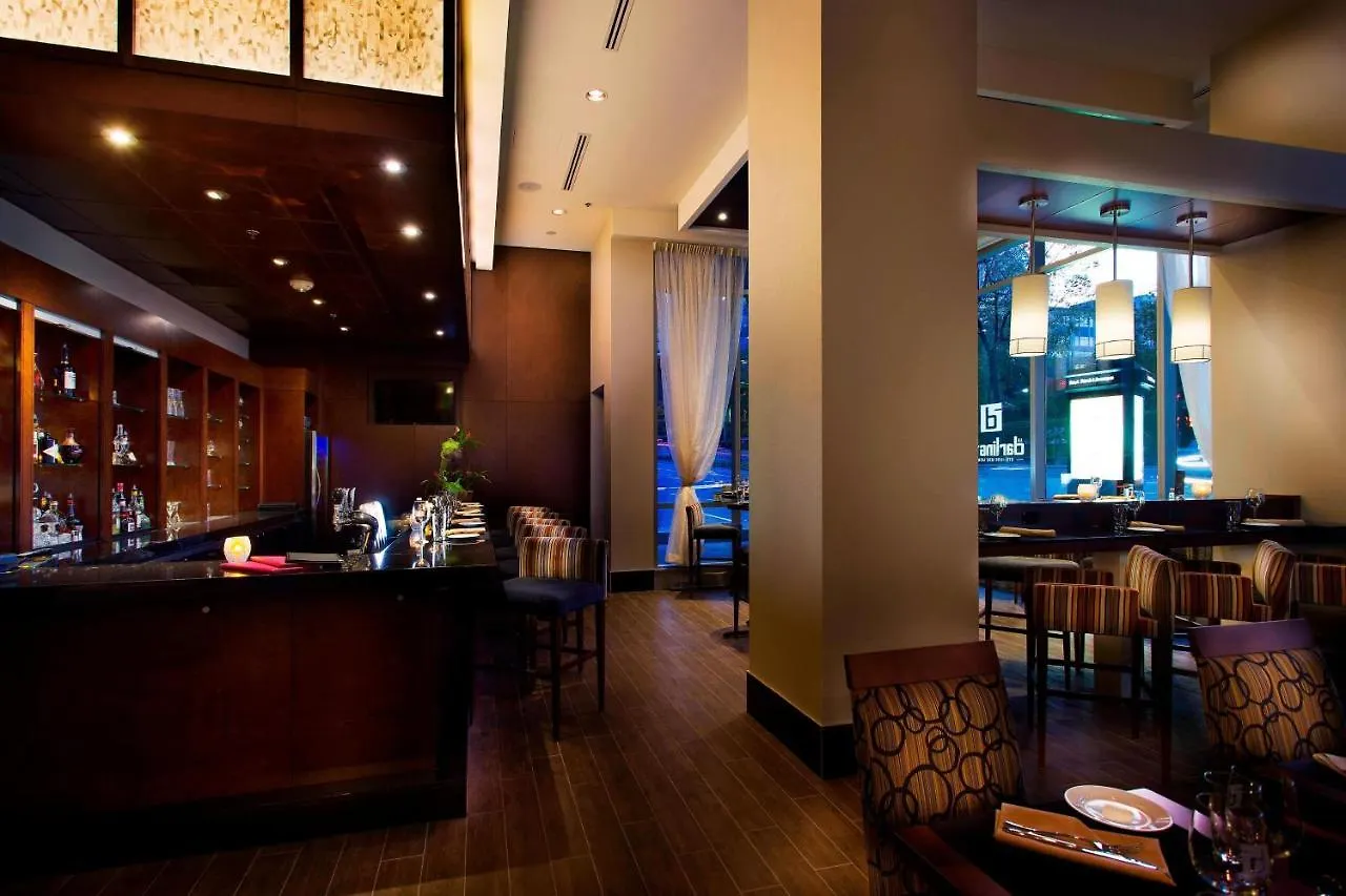 Courtyard Par Marriott Montreal Centre-Ville