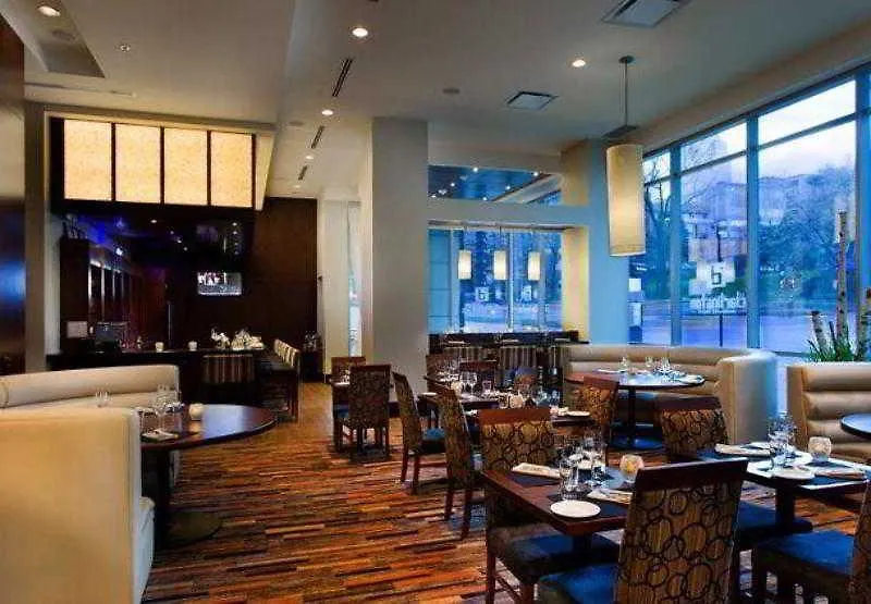 Courtyard Par Marriott Montreal Centre-Ville Hotel