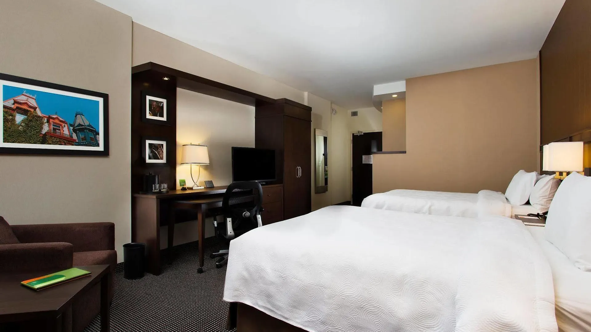 Courtyard Par Marriott Montreal Centre-Ville